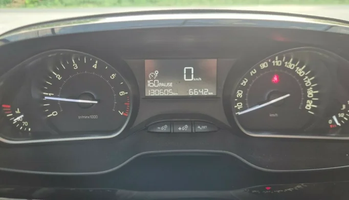 Peugeot 208  - 2016