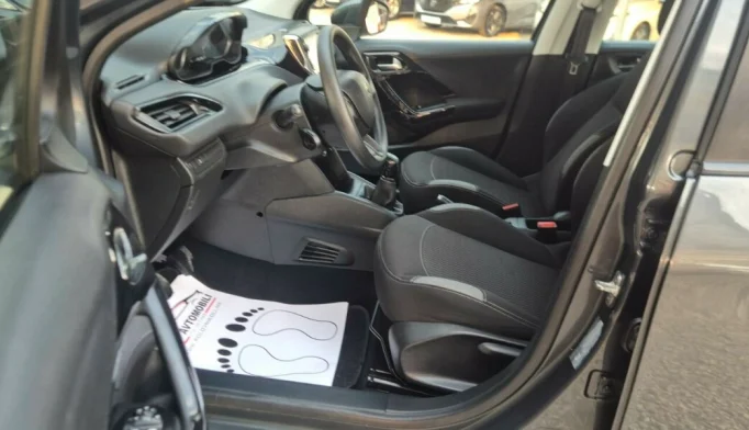 Peugeot 208  - 2016