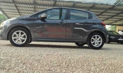 Peugeot 208  - 2016