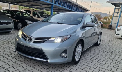 Toyota Auris  - 2012