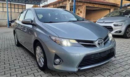 Toyota Auris  - 2012