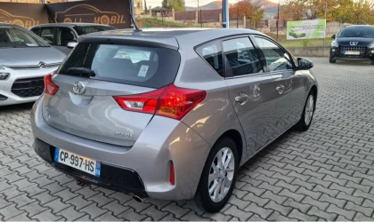 Toyota Auris  - 2012