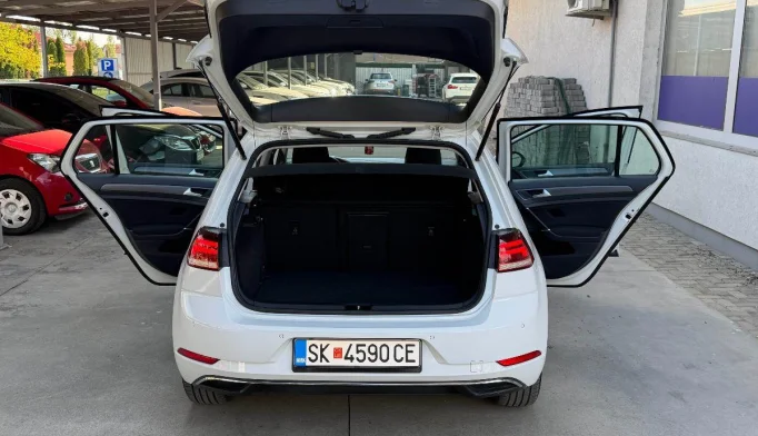 Volkswagen Golf  - 2018