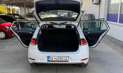 Volkswagen Golf  - 2018