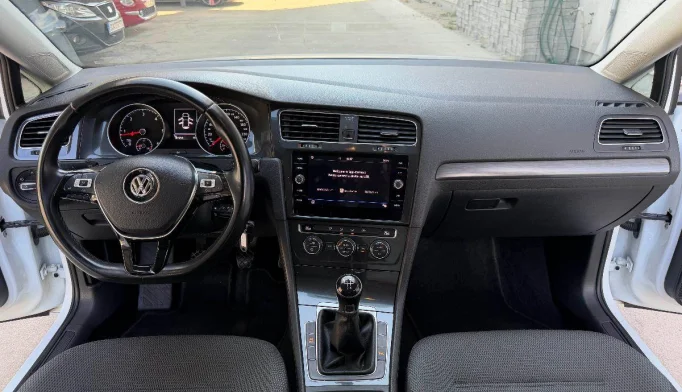 Volkswagen Golf  - 2018