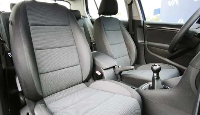 Volkswagen Golf  - 2011