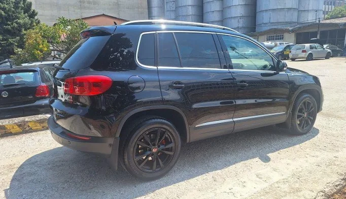 Volkswagen Tiguan  - 2012