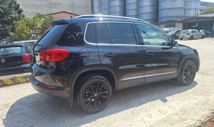 Volkswagen Tiguan  - 2012