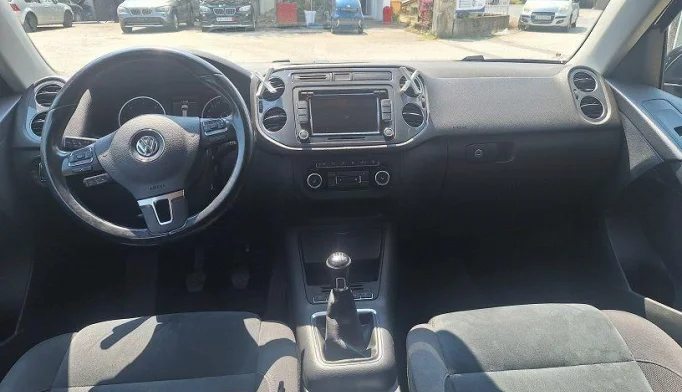 Volkswagen Tiguan  - 2012