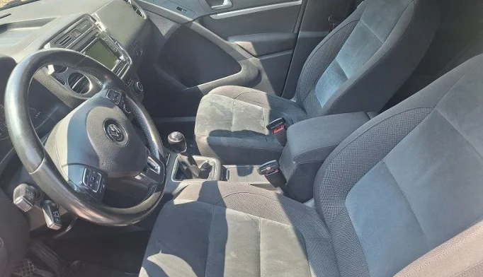 Volkswagen Tiguan  - 2012