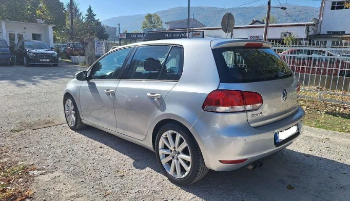 Volkswagen Golf  - 2009