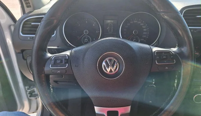 Volkswagen Golf  - 2009