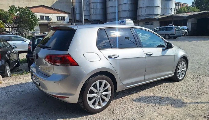 Volkswagen Golf  - 2012
