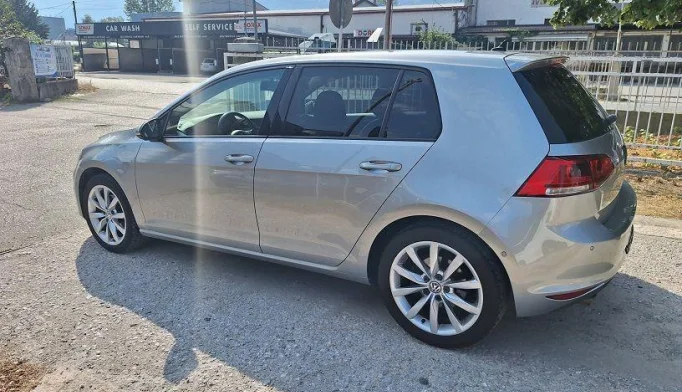 Volkswagen Golf  - 2012