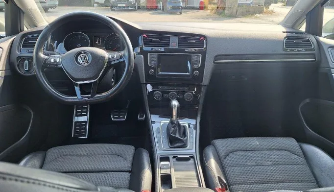 Volkswagen Golf  - 2012