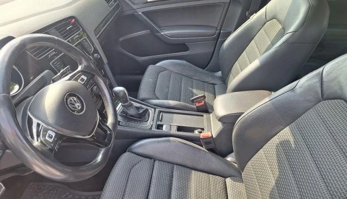 Volkswagen Golf  - 2012
