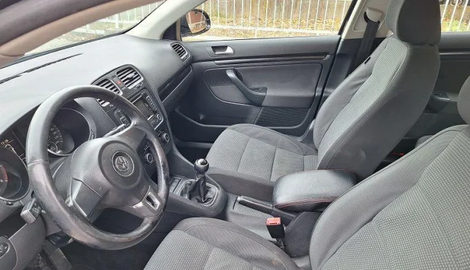 Volkswagen Golf  - 2011