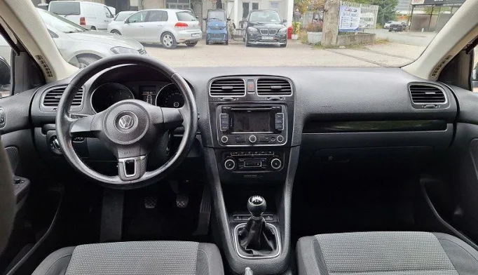 Volkswagen Golf  - 2011