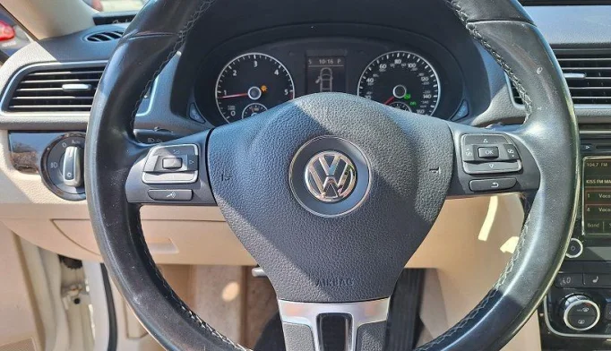 Volkswagen Passat  - 2014