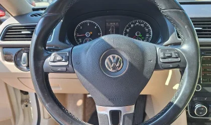 Volkswagen Passat  - 2014