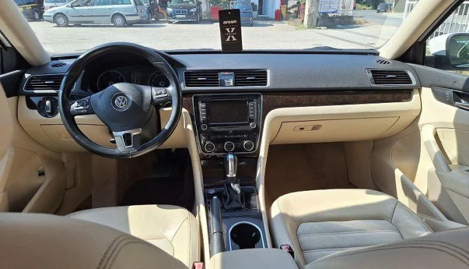 Volkswagen Passat  - 2014