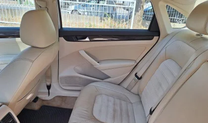 Volkswagen Passat  - 2014