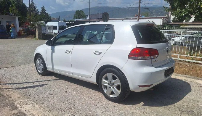 Volkswagen Golf  - 2010