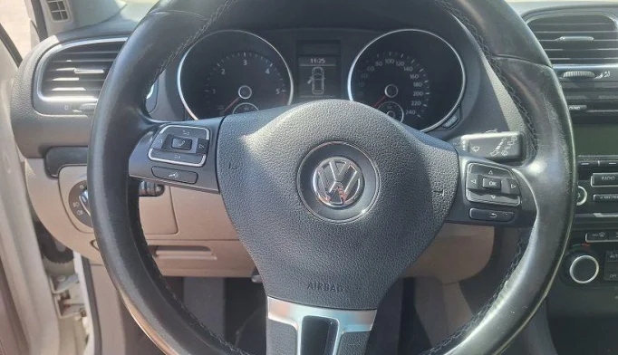 Volkswagen Golf  - 2010