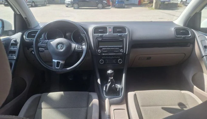 Volkswagen Golf  - 2010